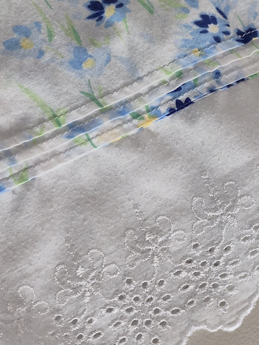 Eileen West "Ditsy" Floral Sleevelees Short Cotton Lawn Nightgown - Picture 12 of 12